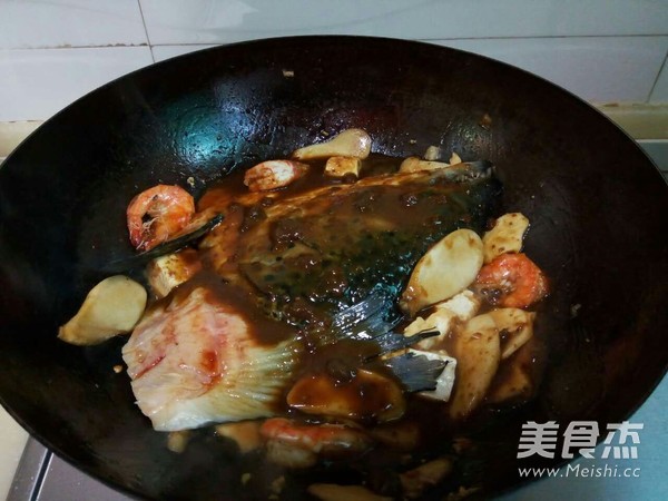 酱炖鱼头豆腐