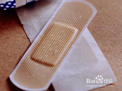 我们应该如何正确使用创可贴?