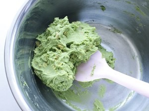 抹茶开心果曲奇饼干的做法