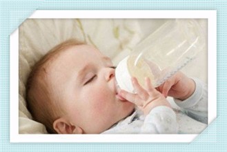 怎样给宝宝添加奶粉?