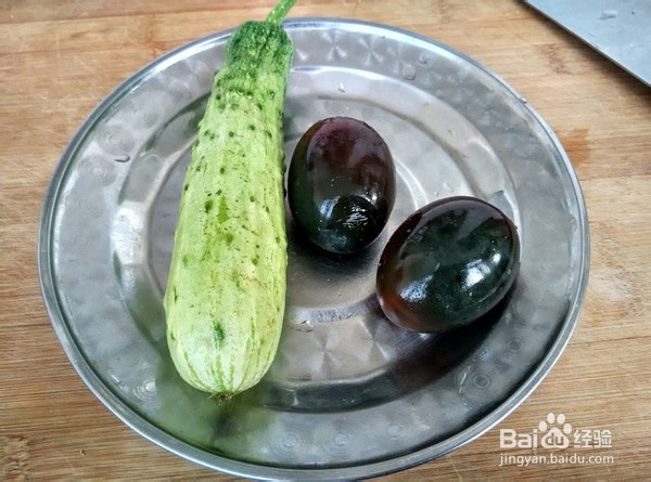 凉拌黄瓜皮蛋