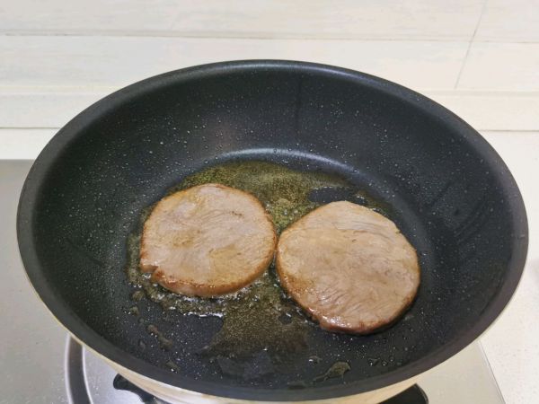 黑胡椒嫩煎牛排