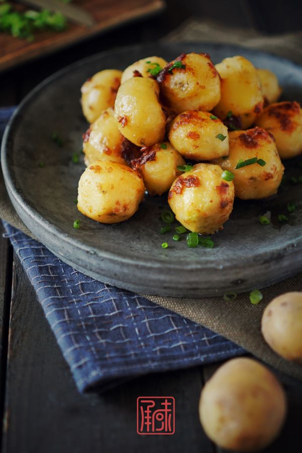 奶香黄油烤土豆和香煎小土豆