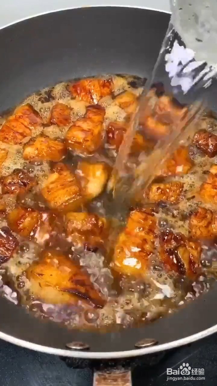 如何在家弄美味好吃的红烧五花肉鹌鹑蛋