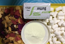 教你做火龙果草莓彩色雪花酥