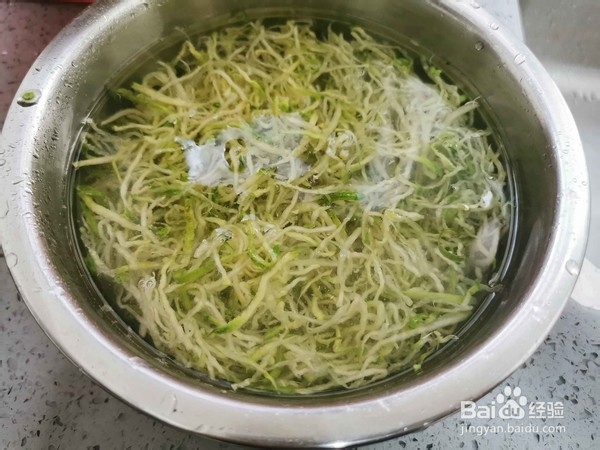 炝拌白萝卜丝的做法