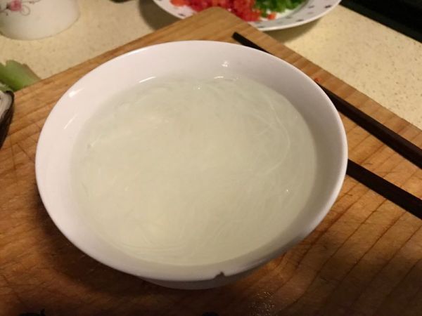 双椒蒜茸粉丝蒸青口