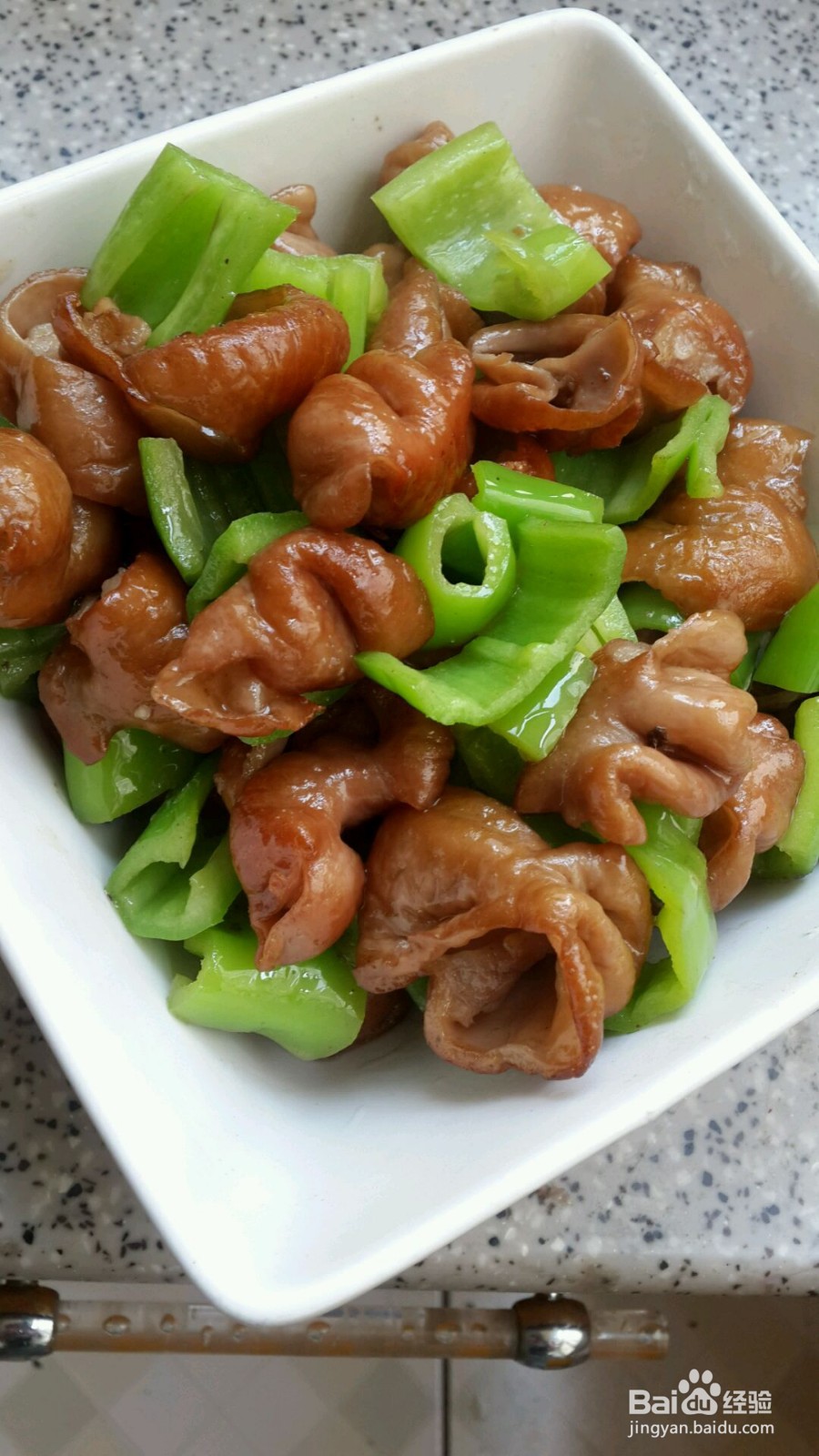 尖椒肥肠的做法