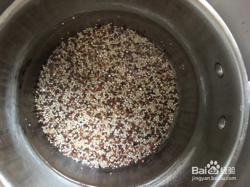 鲜虾芝士蔬菜藜麦鸡蛋杯