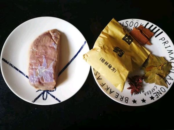 麻辣卤汤牛肉面