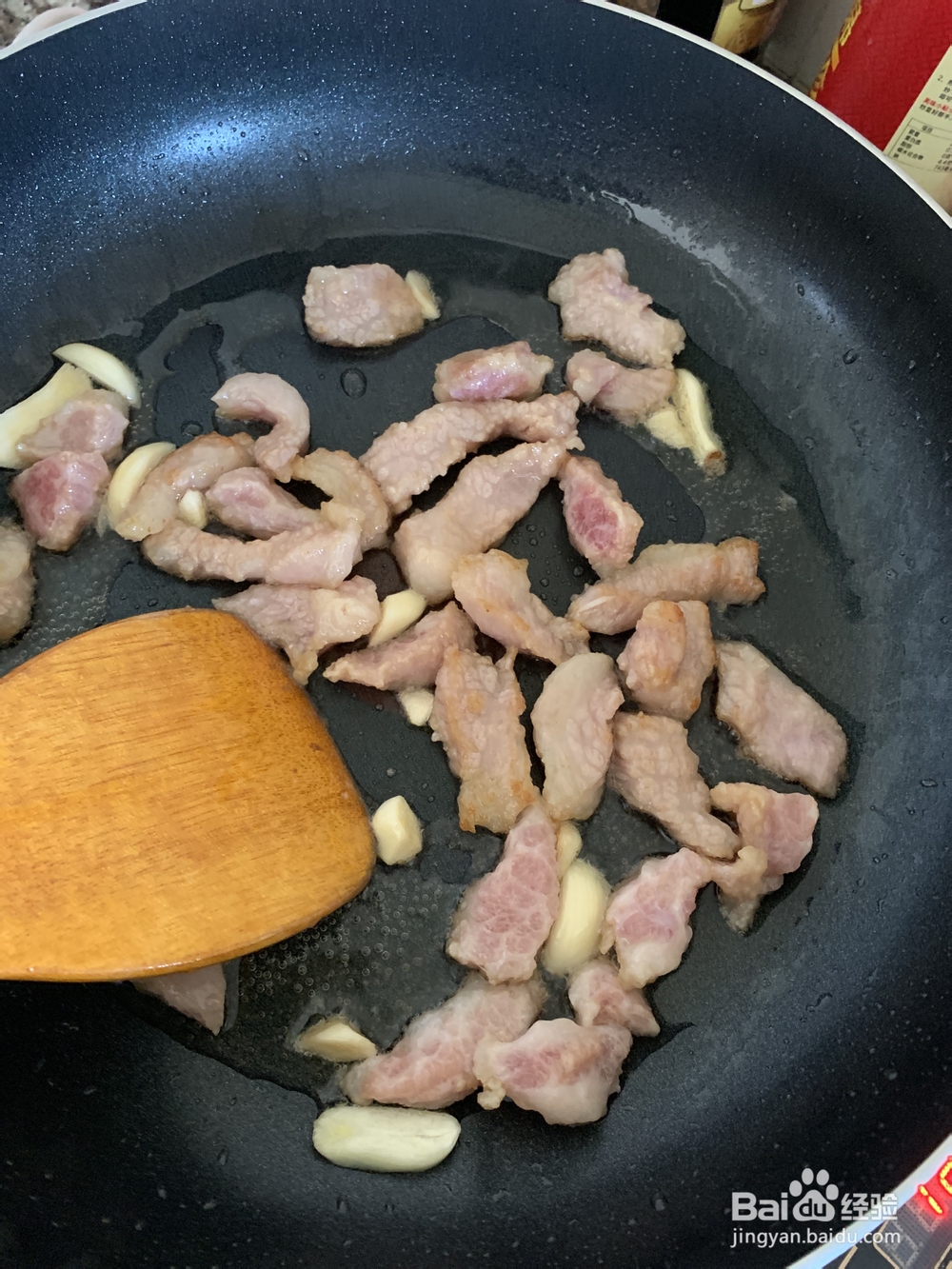 酥到掉渣的草菇蚝油猪颈肉