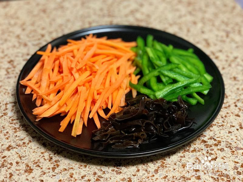 下饭快手菜鱼香鸡丝的做法