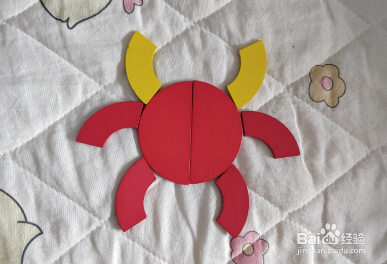 用形状积木怎么拼一只小螃蟹