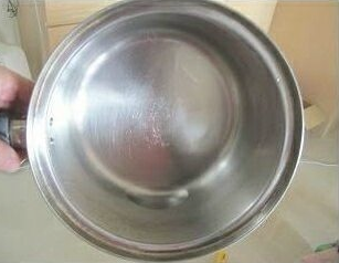 怎样清除锅底烧焦的污垢