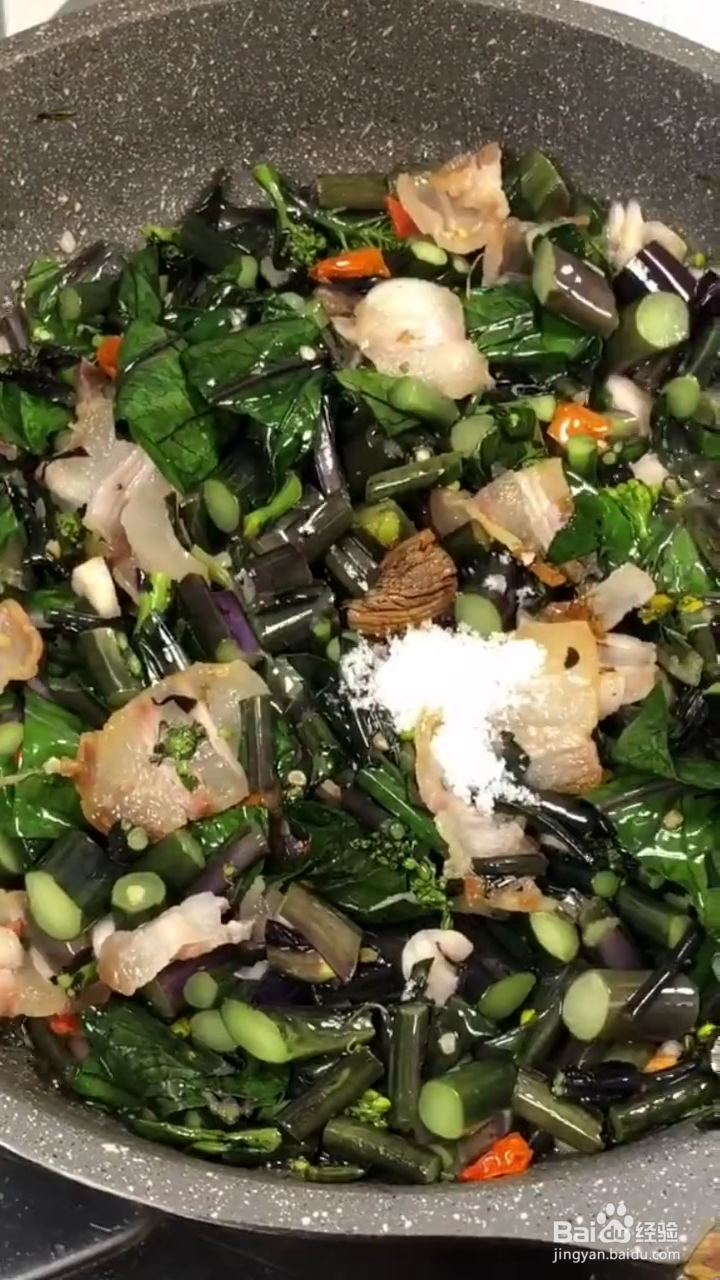 如何做出美味下饭的菜苔炒腊肉