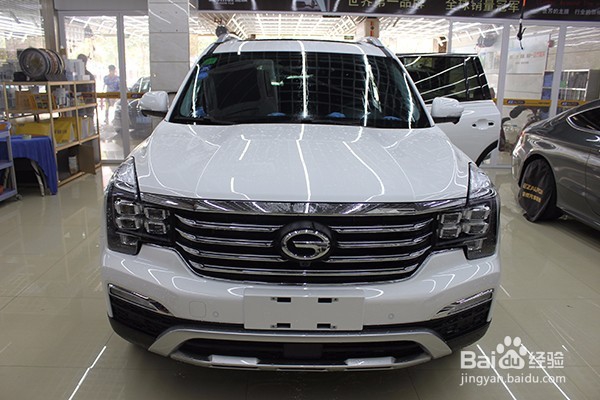 汽车犀牛皮保护膜是怎样覆盖到车漆面的