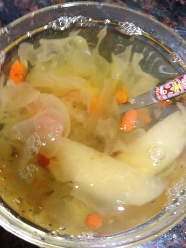 银耳雪梨红枣汤水