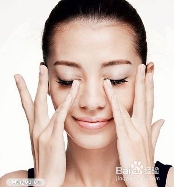 眼霜的正确使用方法，涂眼霜的方法图解