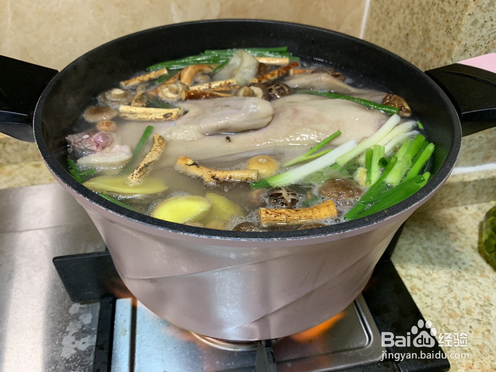 入口即化的火腿笋干老鸭煲