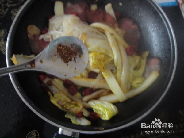 粉丝腊肠白菜煲！