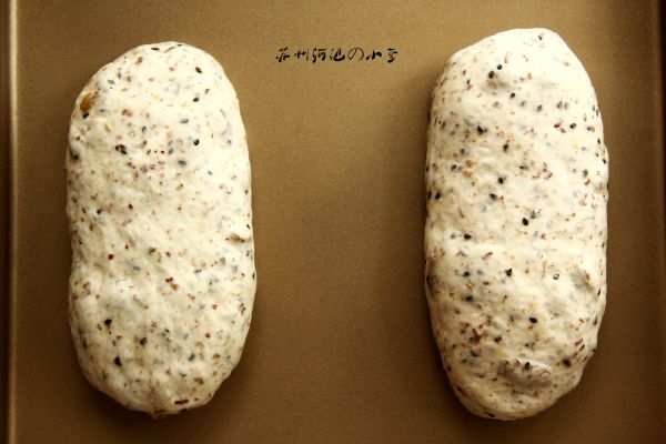 全麦黑芝麻面包