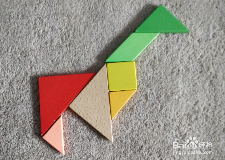 用七巧板怎样拼一只向前行进的长颈鹿?