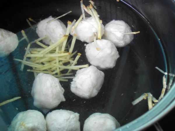 番茄姜丝鱼丸汤