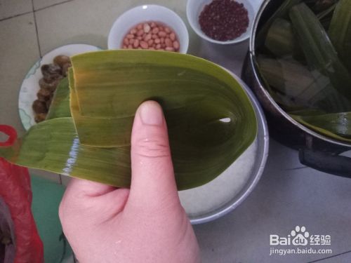 蜜枣粽子的包制方法