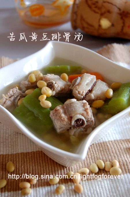 苦瓜黄豆排骨汤