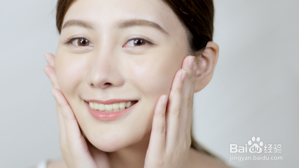 如何打开及正确使用妍诗美玻尿酸?