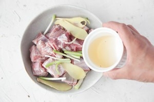 教大家做梅子酱蒸排骨