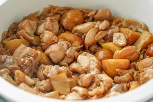 教你怎么做电饭煲板栗鸡腿焖饭