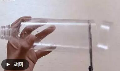 下水道堵了,她随手丢进两块药片就疏通了!