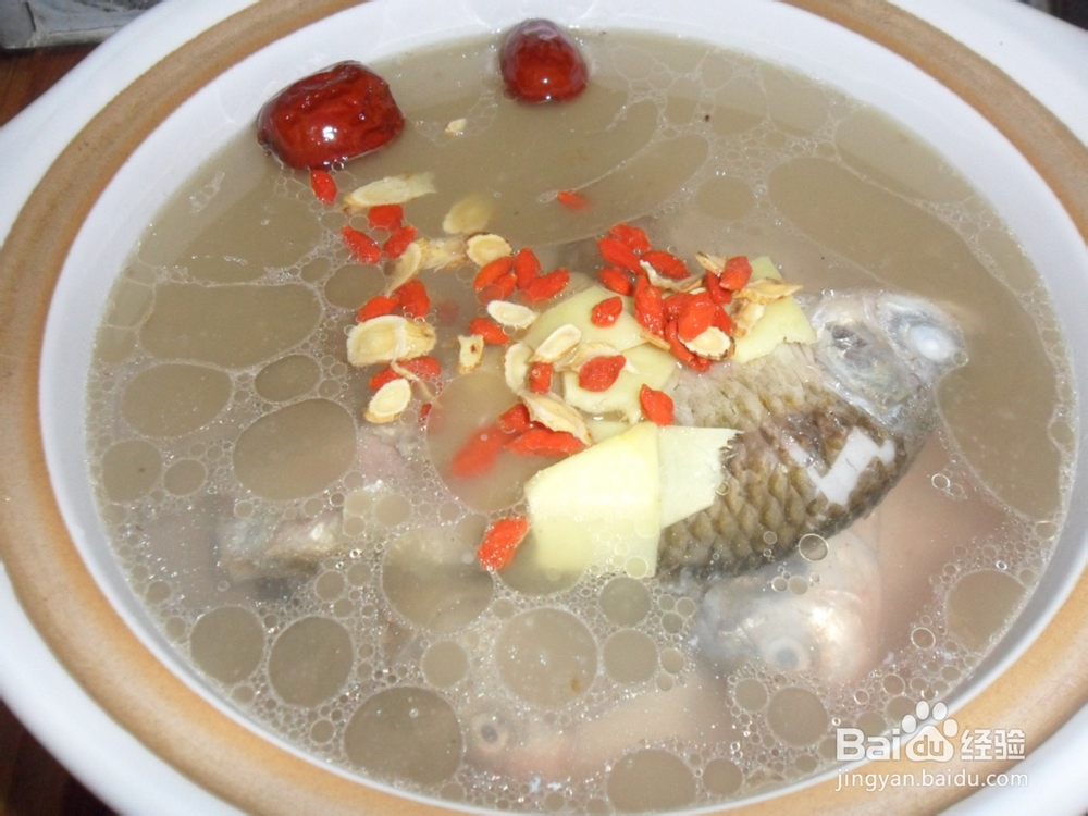 养生保健鲫鱼汤
