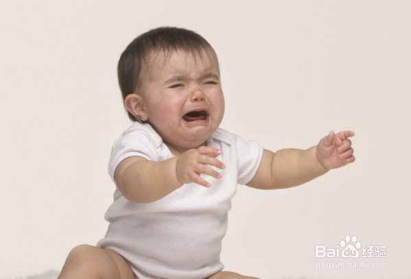 宝宝总是哭闹怎么办呢？