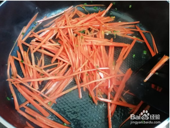 胡萝卜炒鸡快手菜