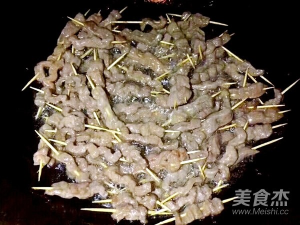 孜然牙签肉的做法