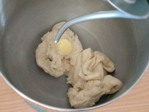 丑萌奶牛豆沙面包