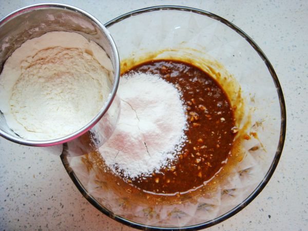 #《风味人间》美食复刻大挑战#咖啡核桃酥