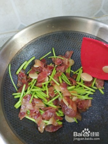超级好吃的芦蒿炒腊肉做法