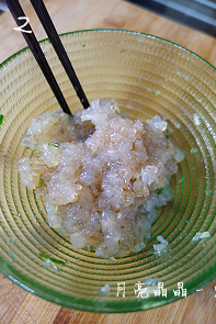 双味虾胶酿蘑菇