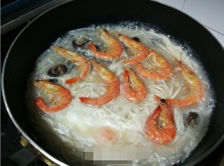 【爱心早餐】教你做百吃不厌的三鲜面