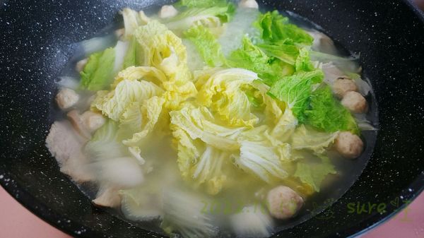 白菜鱼丸肉片汤