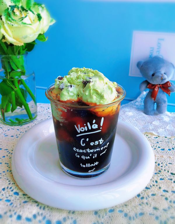 蔓越莓抹茶冰咖啡