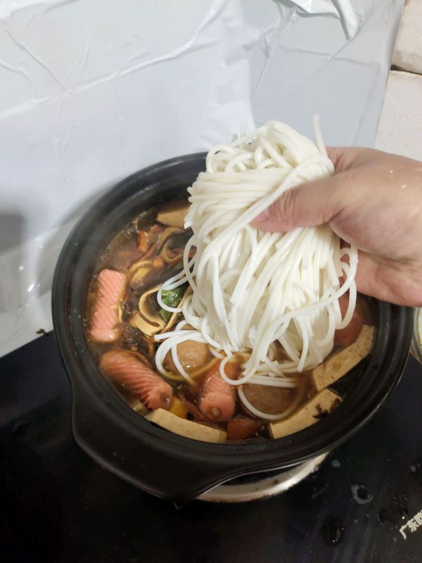 番茄味砂锅米线