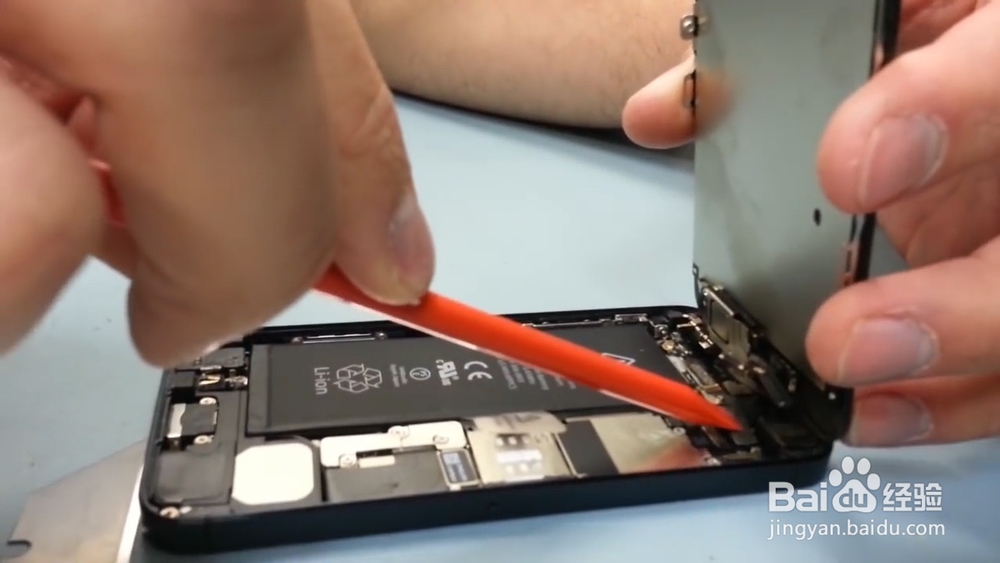 如何3分钟完成iPhone 5的屏幕修复