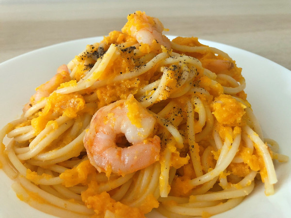 咸蛋黄南瓜虾仁意面