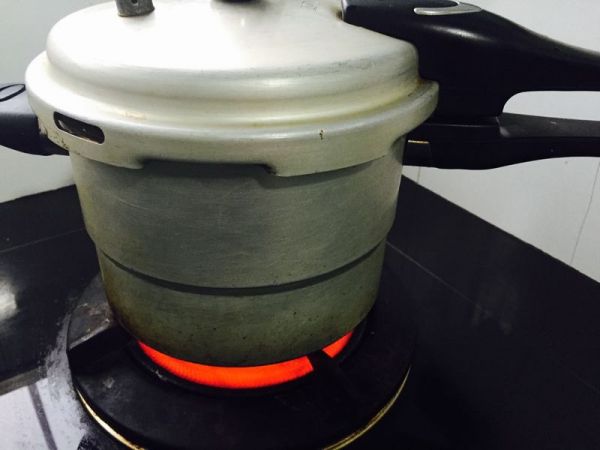 五香彩色肉皮冻