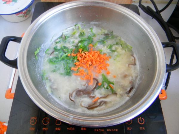 杂蔬鸡蛋疙瘩汤