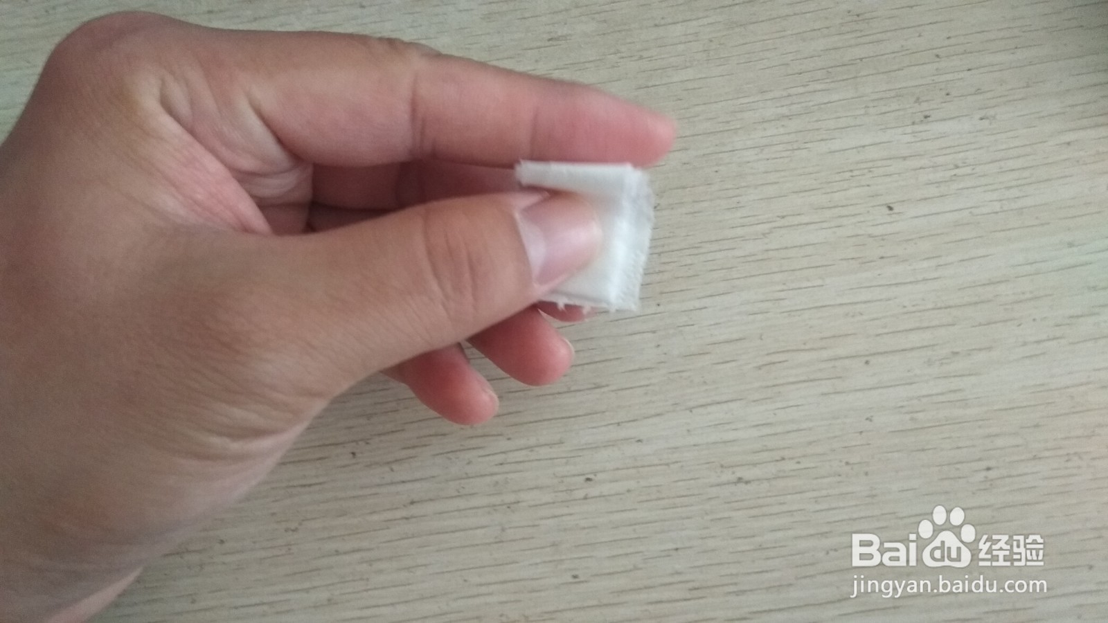 如何用一条手纸做S形的简易的中性笔的支架